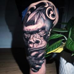 Tatuaż damski małpa 