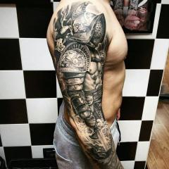 Tatuaże męskie rękawy wojownik