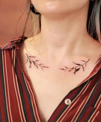 Gałązki tatuaż kobiecy