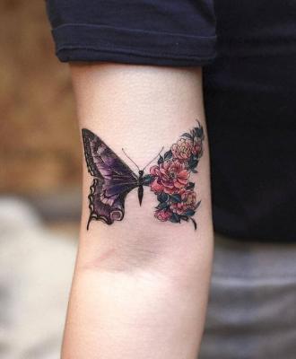 Piękny motyl tatuaż