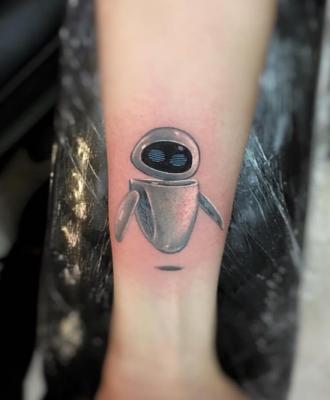 Robot Eve tatuaż