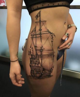 Statek tatuaż damski