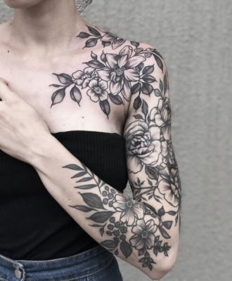 Tatuaż damski rękaw