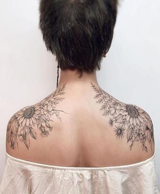 Tatuaż dla kobiety piękne kwiaty 