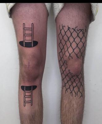 Tatuaż na dwóch nogach