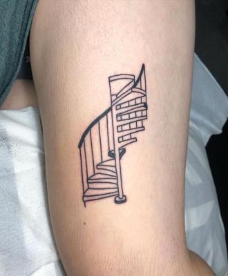 Tatuaż schody kręcone