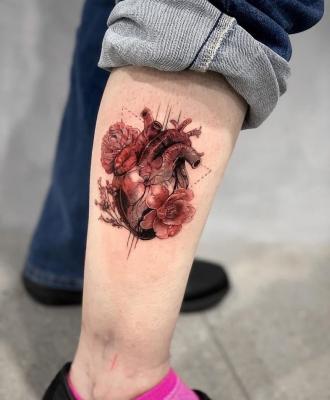Tatuaż serce i kwiat