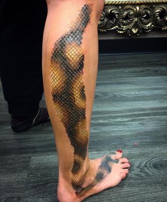 Tatuaż skóra węża