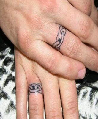 Tatuaże palce dla dwojga