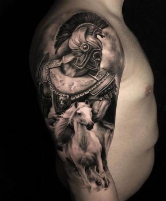 Wojownik i koń męski tatuaż