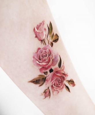 Wzory kwiatowe tatuaże