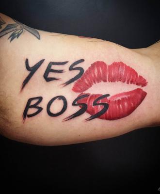 Yes boss tatuaż