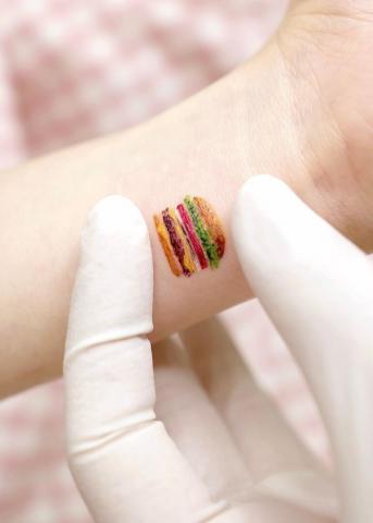 Mały hamburger tatuaż