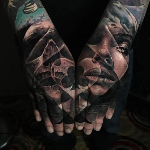 Męskie tatuaże na dłoniach