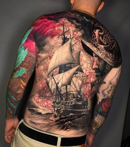 Statek tatuaż dla mężczyzny