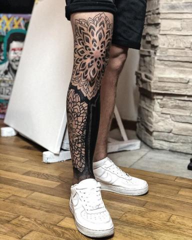 Tatuaż kolano 