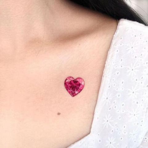 Tatuaż mały diamencik serce