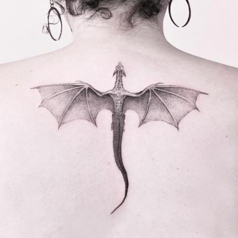 Tatuaż skrzydlaty smok