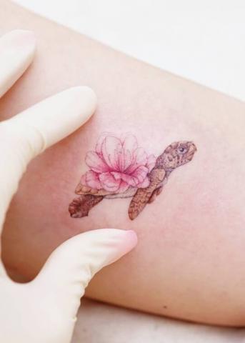 Tatuaż żółwik